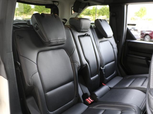 Used 2025 Ford Bronco Badlands AWD/4WD image 14