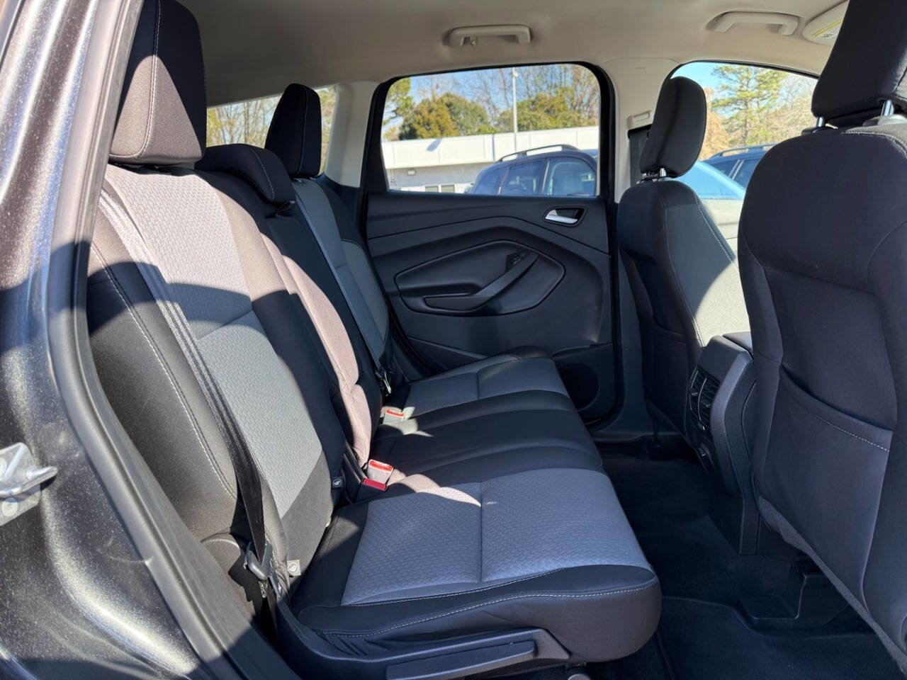 Used 2019 Ford Escape SE image 14