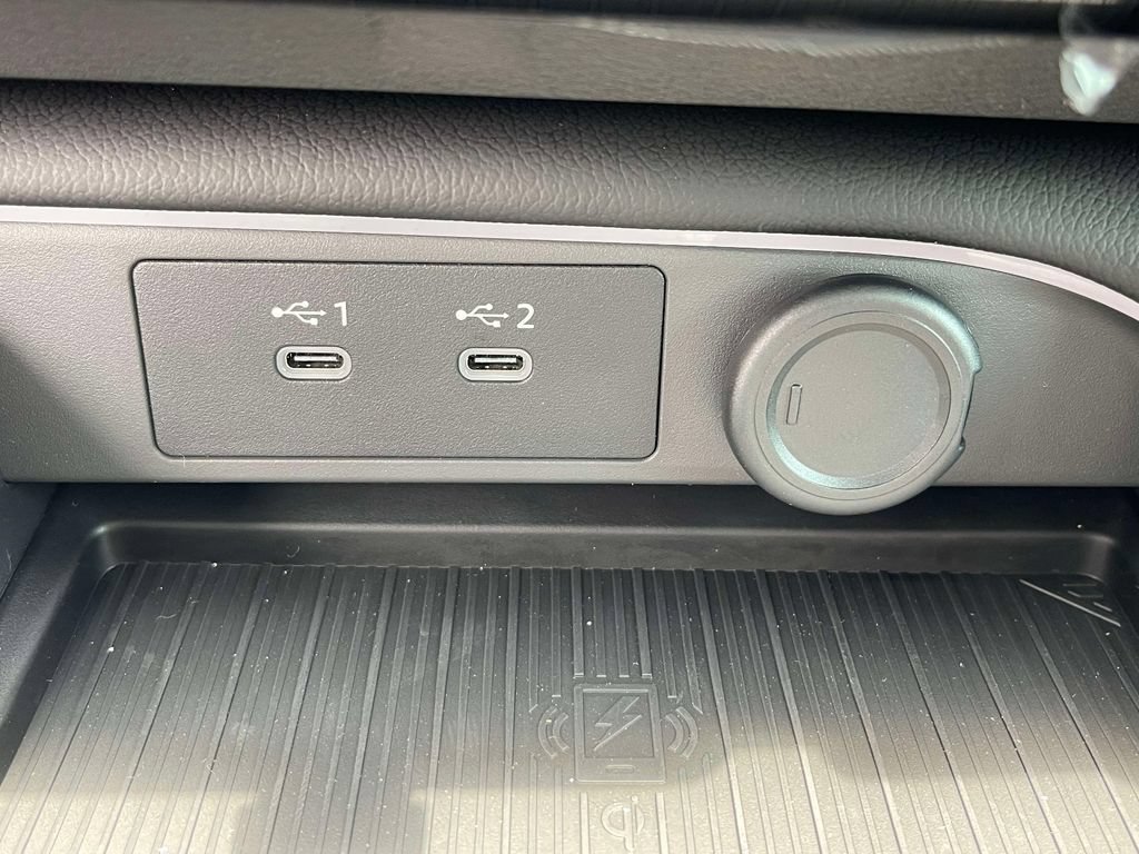 New 2026 Nissan Sentra SR w/ SR Premium Package FWD image 31