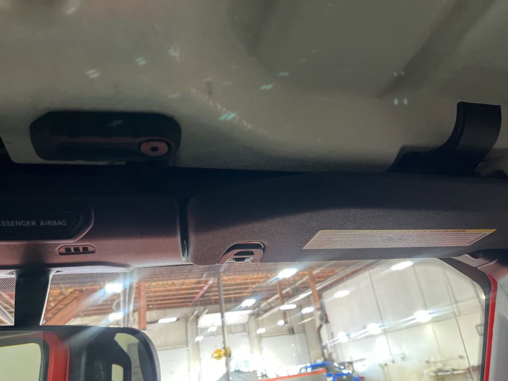 Used 2019 Jeep Wrangler Unlimited Sahara w/ Dual Top Group AWD/4WD image 17