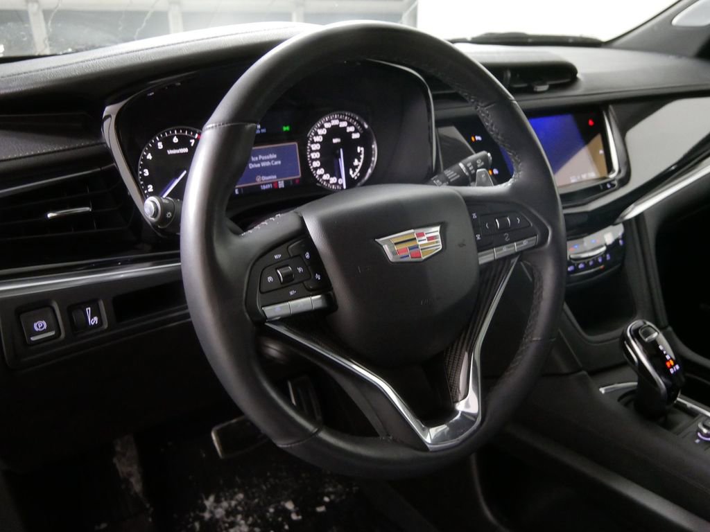 Used 2023 Cadillac XT6 Sport image 12