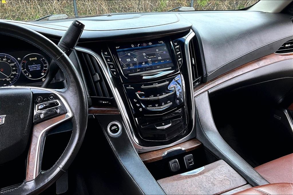 Used 2015 Cadillac Escalade Premium image 9