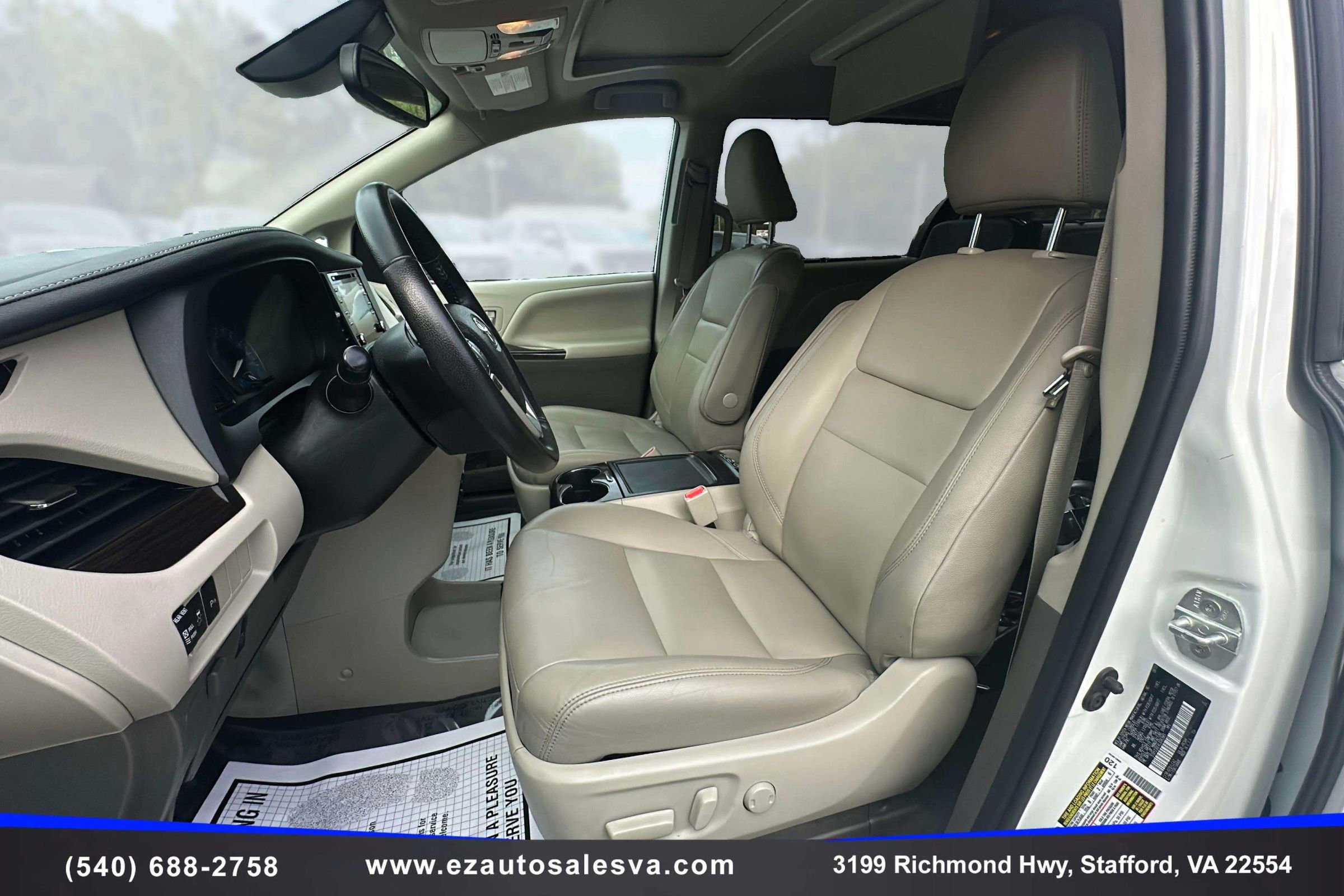 Used 2020 Toyota Sienna XLE image 17