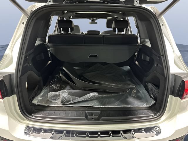 Used 2023 Mercedes-Benz GLB 250 4MATIC image 11