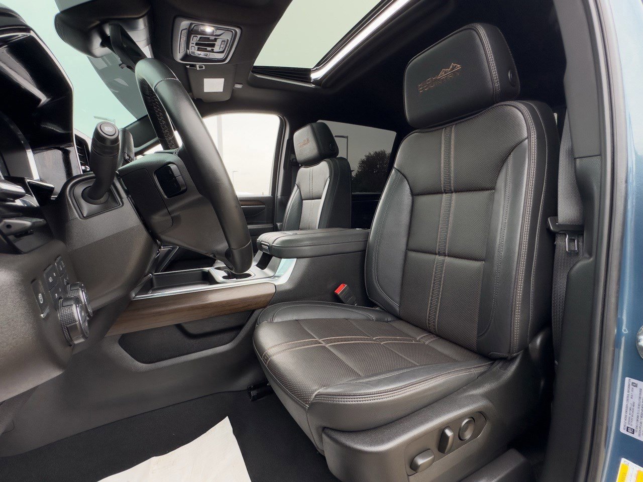 Certified 2025 Chevrolet Silverado 2500 High Country w/ Technology Package image 4