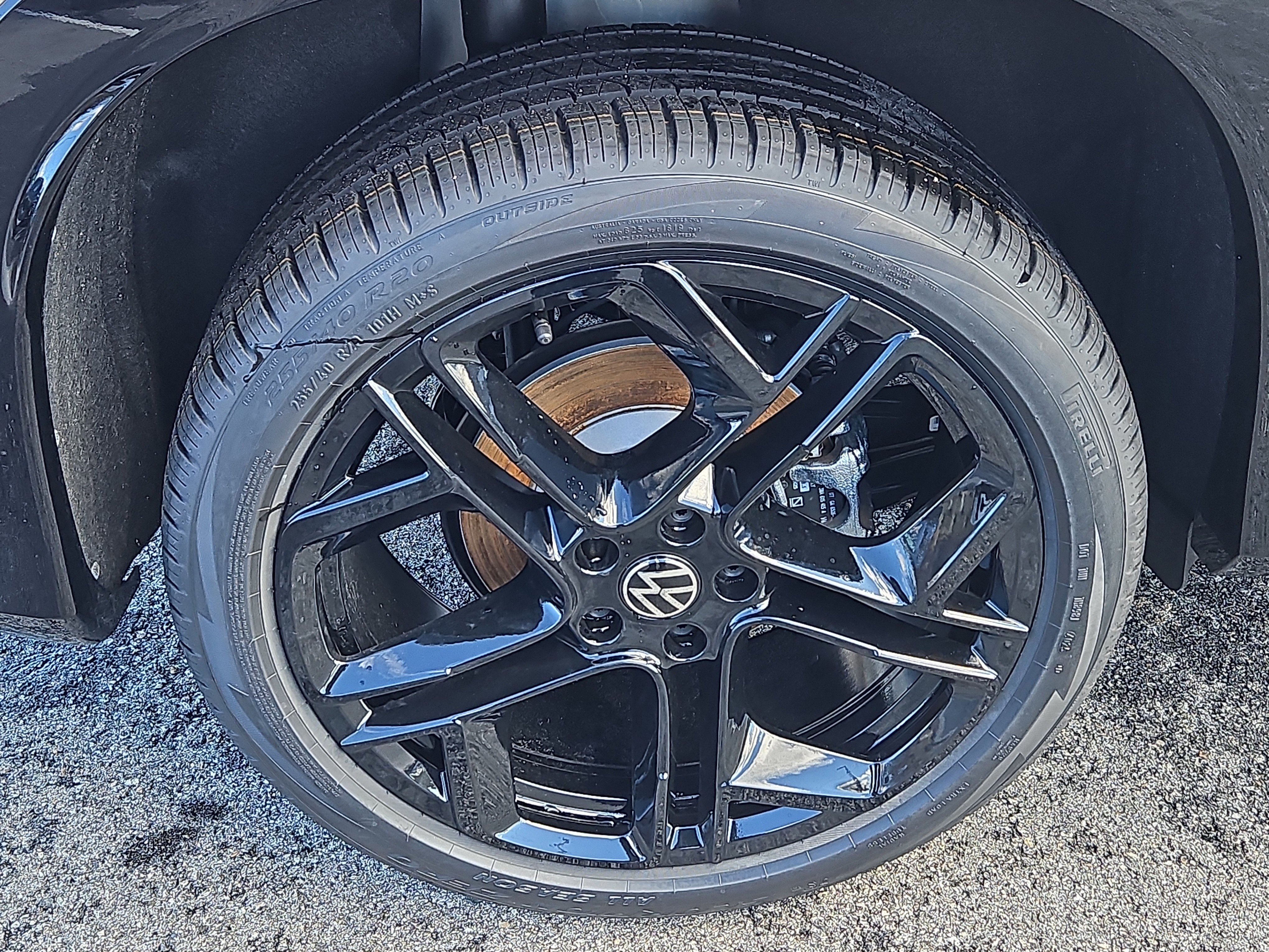 New 2026 Volkswagen Tiguan SE R-Line image 3