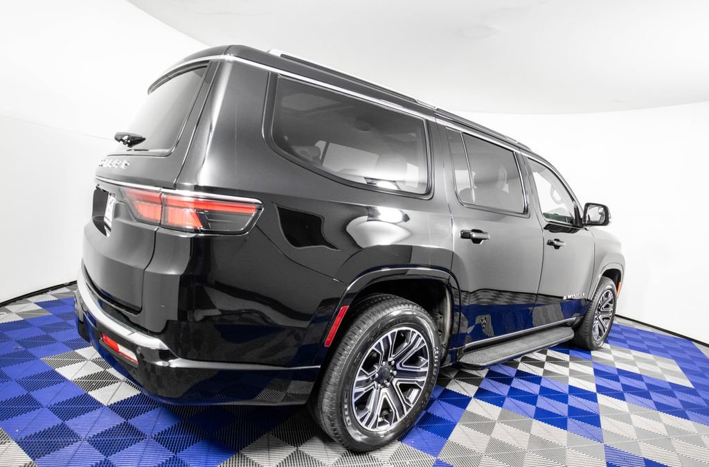 Used 2024 Jeep Wagoneer 2WD w/ Premium Group I image 5