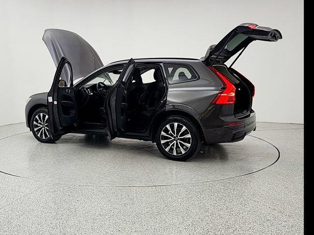 Certified 2025 Volvo XC60 B5 Plus AWD/4WD image 12