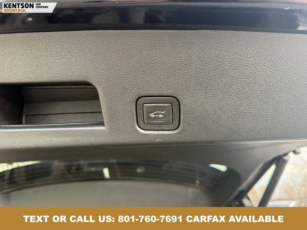 Used 2024 Chevrolet Traverse RS image 40