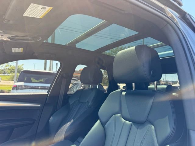 Used 2020 Audi Q5 2.0T Titanium Premium Plus AWD/4WD image 2