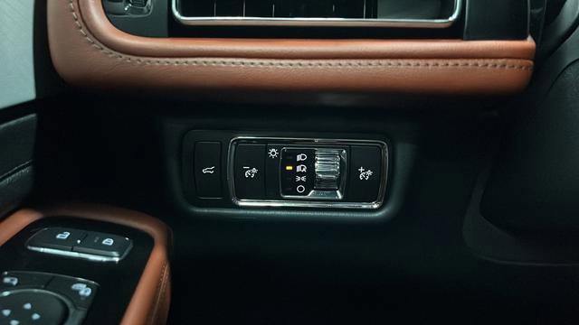 Used 2025 Lincoln Aviator Reserve w/ Equipment Group 201A AWD/4WD image 35