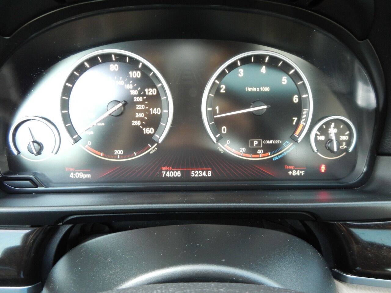 Used 2012 BMW 550i xDrive Sedan AWD/4WD image 43