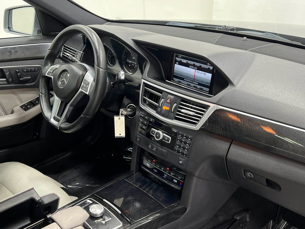 Used 2013 Mercedes-Benz E 350 4MATIC Sedan image 20