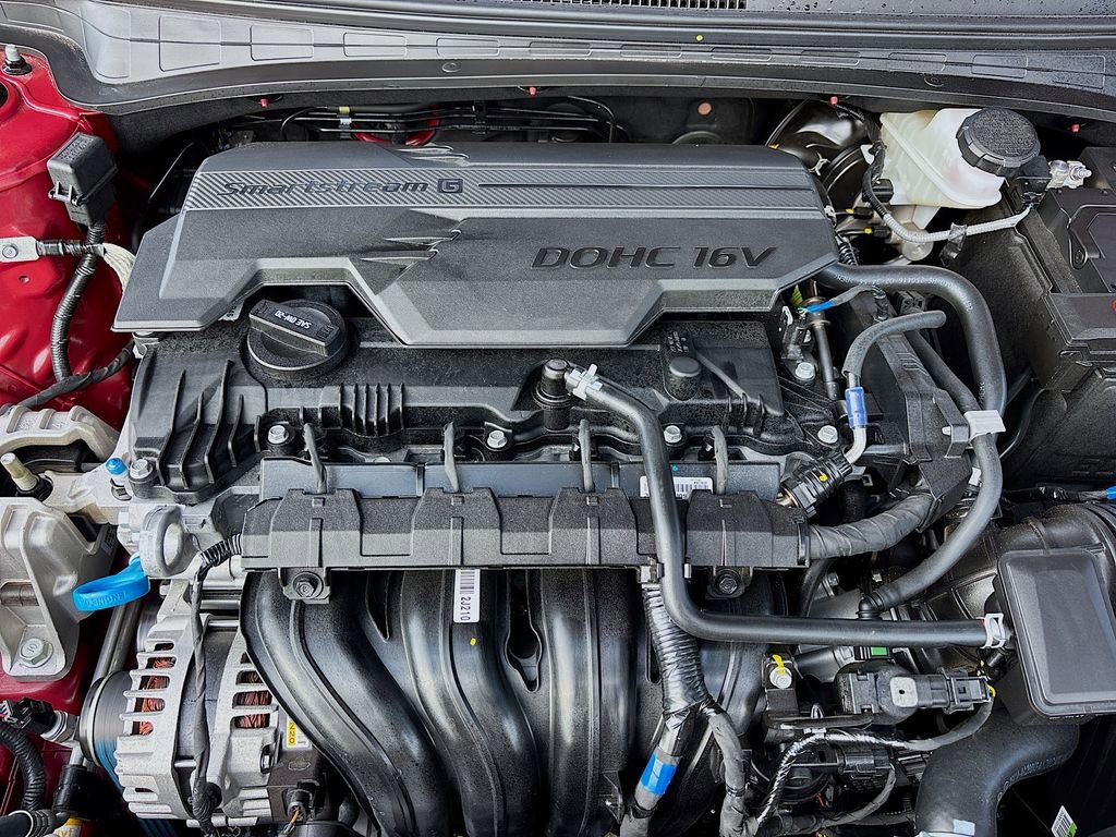 Certified 2025 Hyundai Elantra Sport image 27