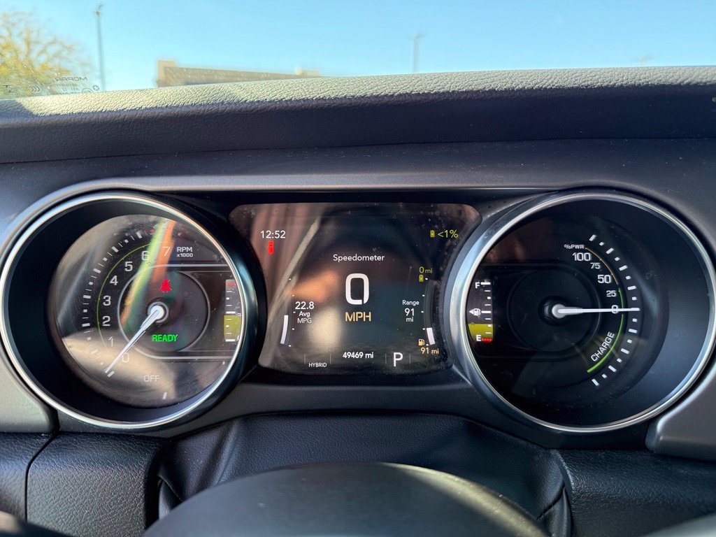 Used 2023 Jeep Wrangler Unlimited w/ Sun & Screen Package AWD/4WD image 28