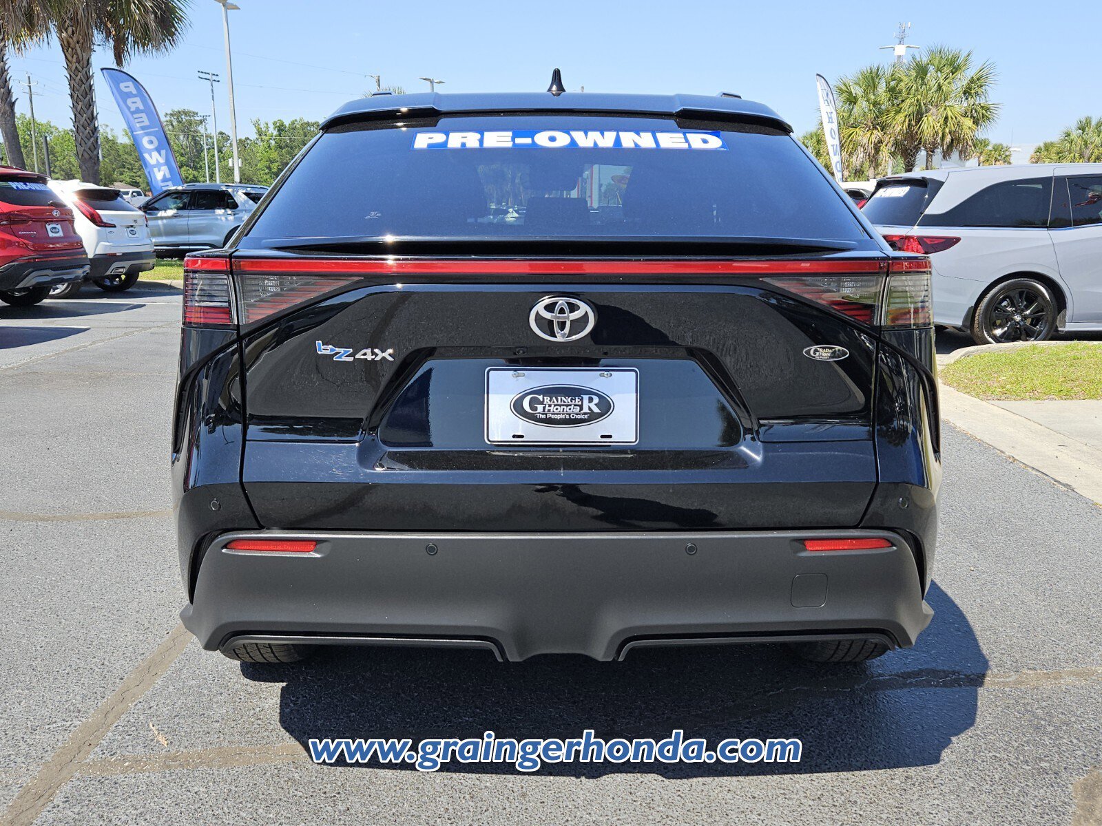 Used 2023 Toyota bZ4X FWD image 4