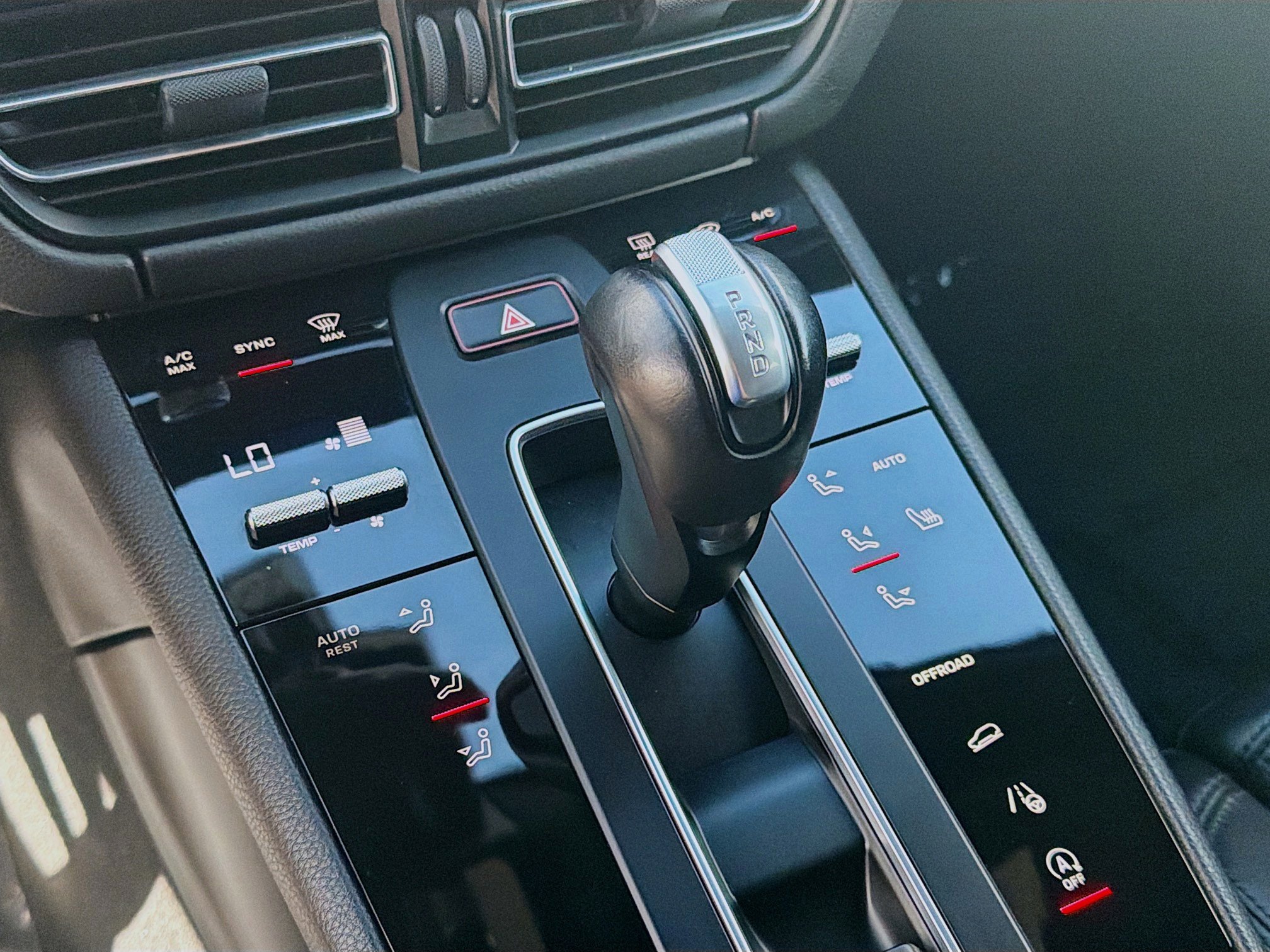 Used 2023 Porsche Macan image 13