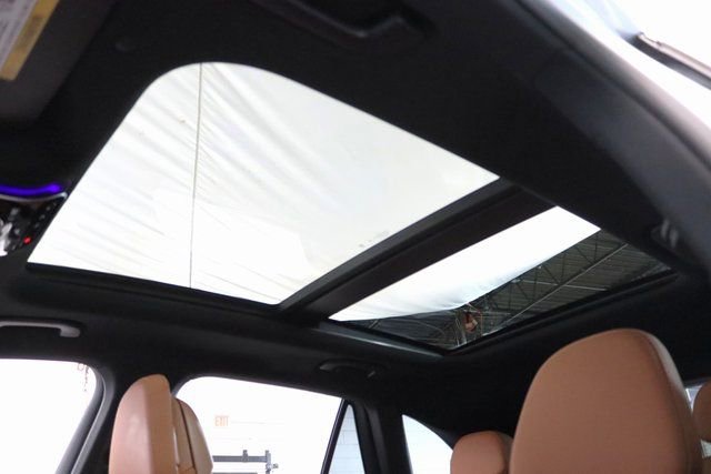 Used 2025 Mercedes-Benz GLC 350e 4MATIC w/ Driver Assistance Package image 12