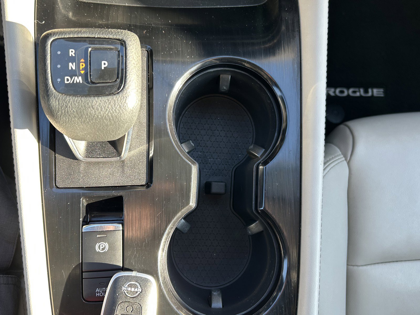 Used 2023 Nissan Rogue SL w/ SL Premium Package image 34