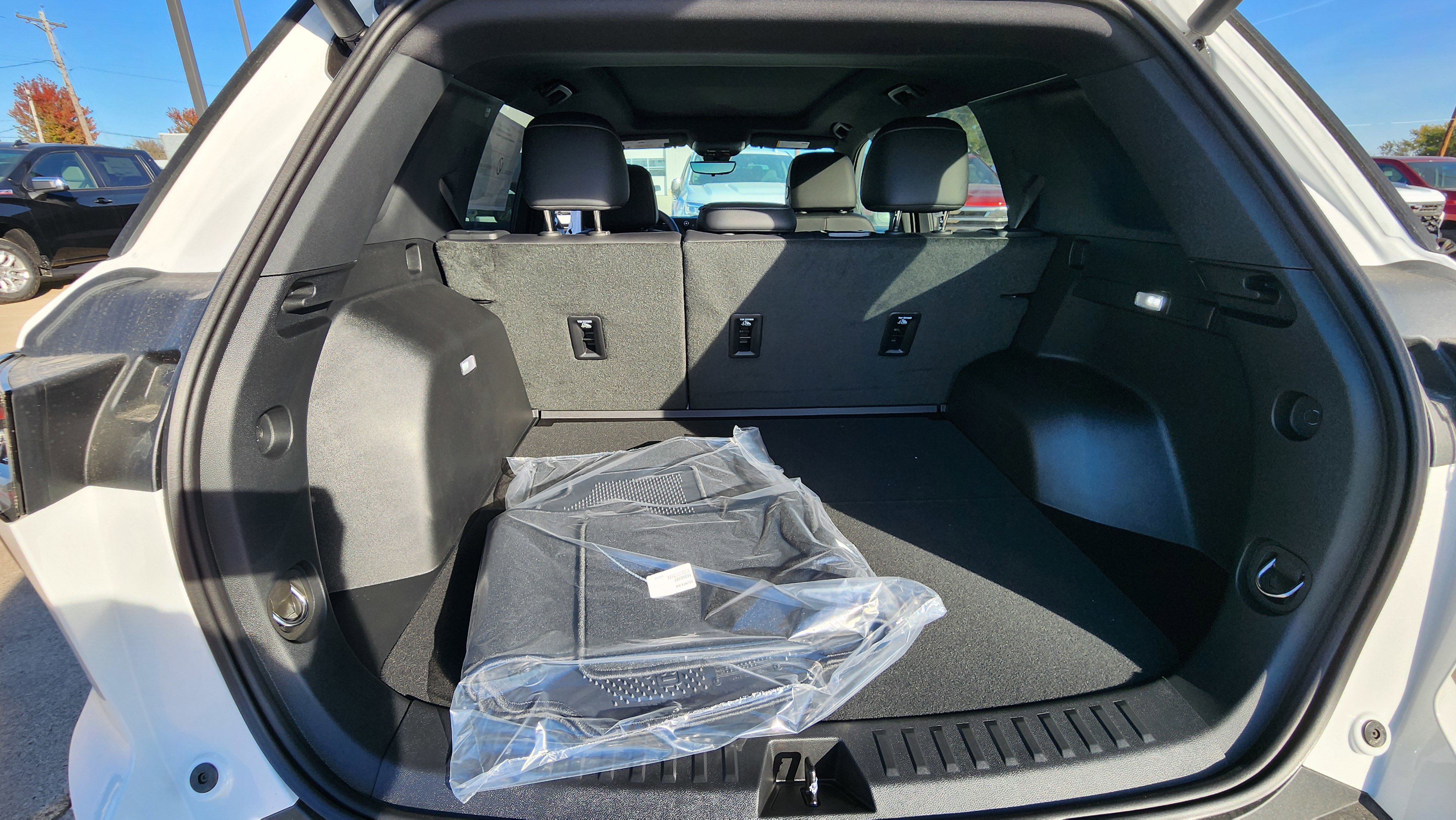 New 2026 Chevrolet Equinox LT w/ Convenience Package II image 19