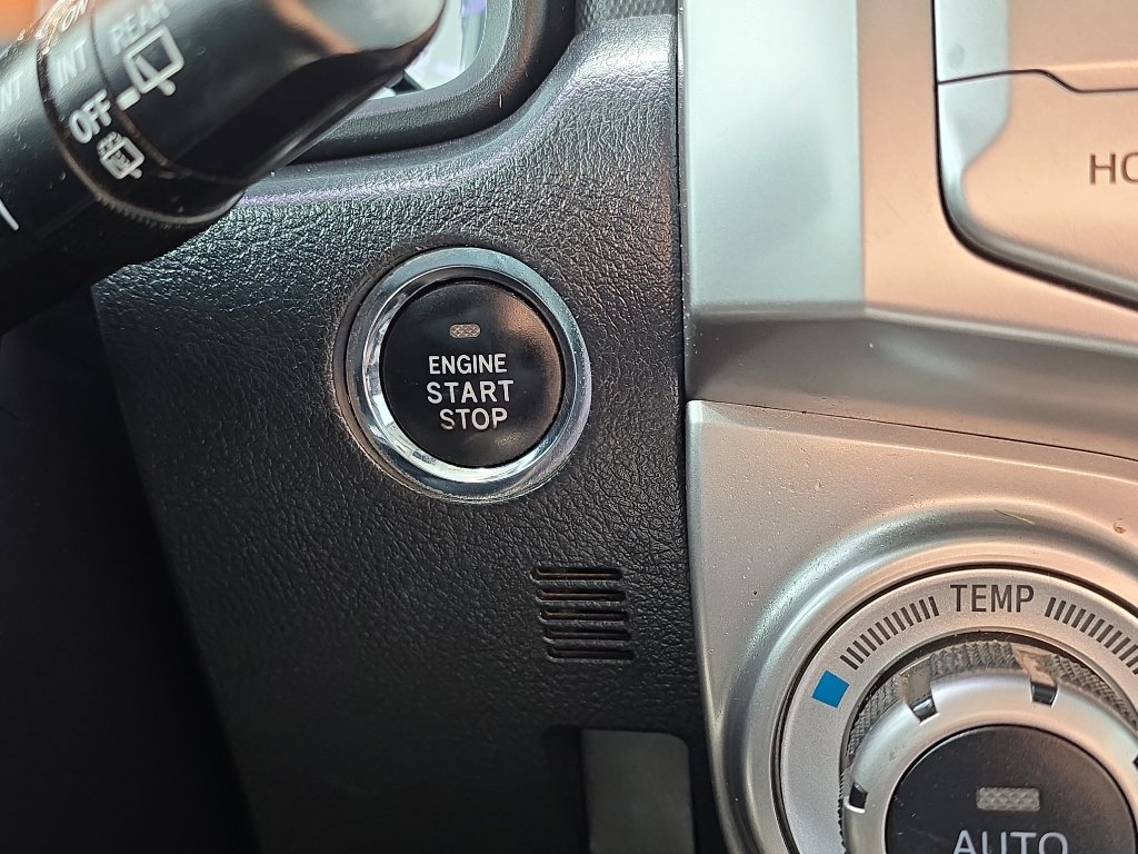 Used 2015 Toyota 4Runner Limited AWD/4WD image 28