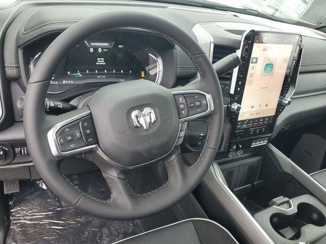 New 2026 RAM 2500 Laramie AWD/4WD image 18