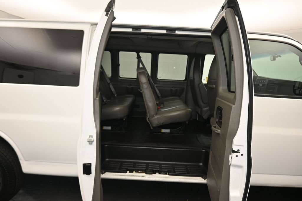 Used 2014 Chevrolet Express 3500 LS RWD image 28
