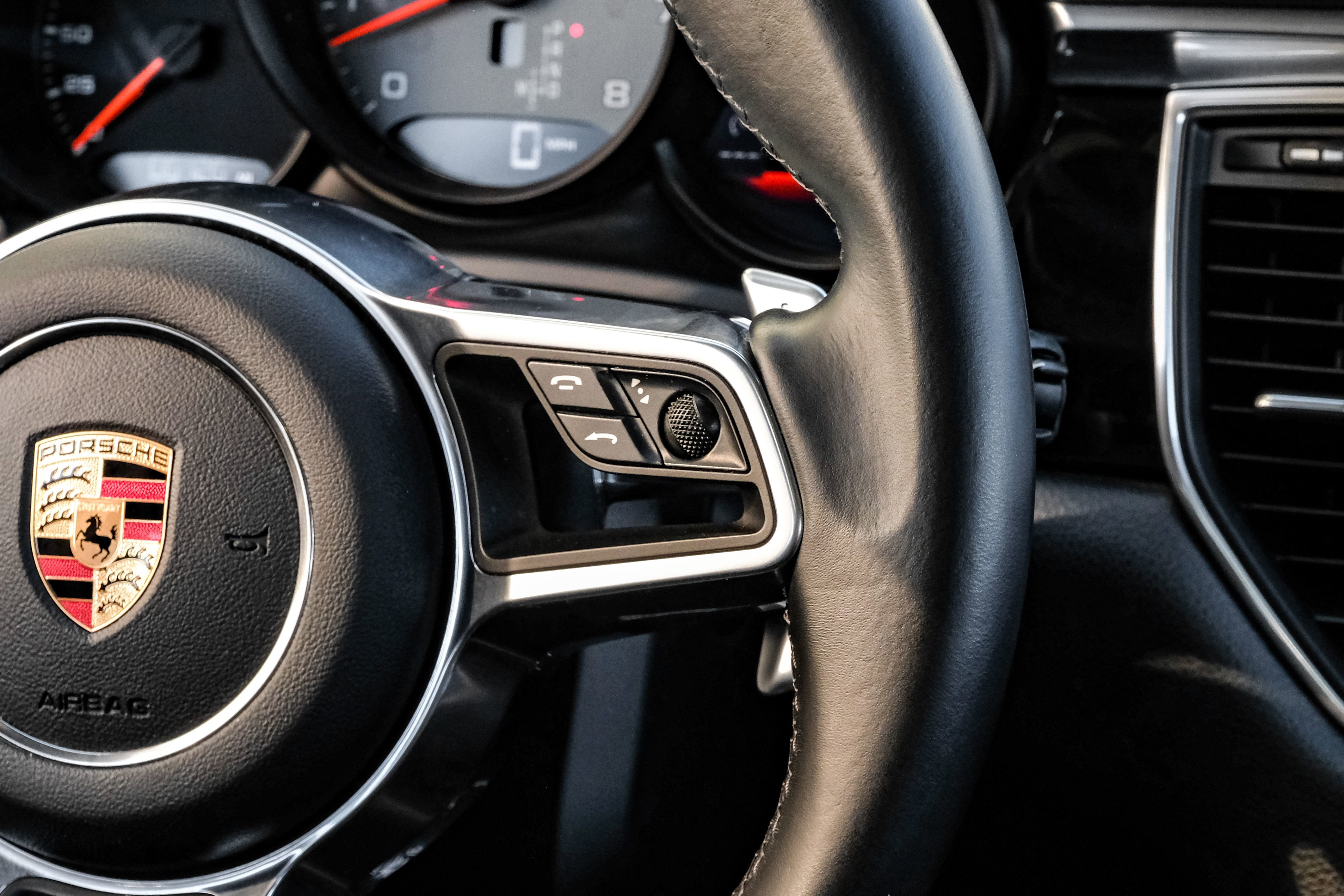 Used 2017 Porsche Macan S image 18