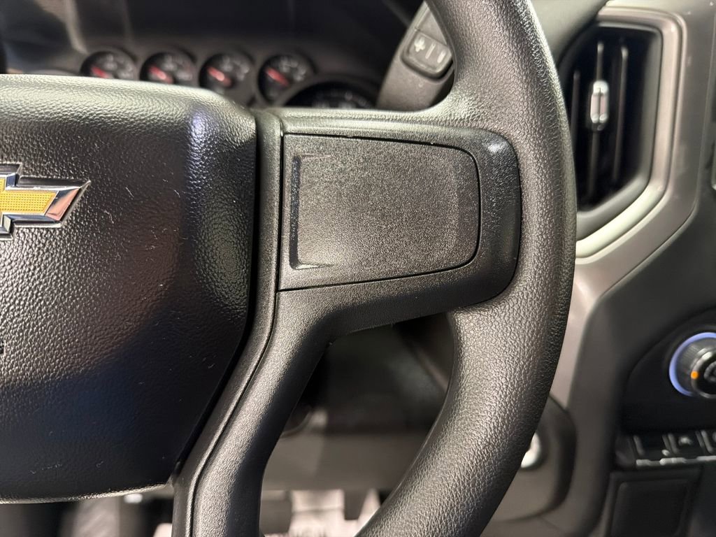 Used 2025 Chevrolet Silverado 1500 Custom image 21