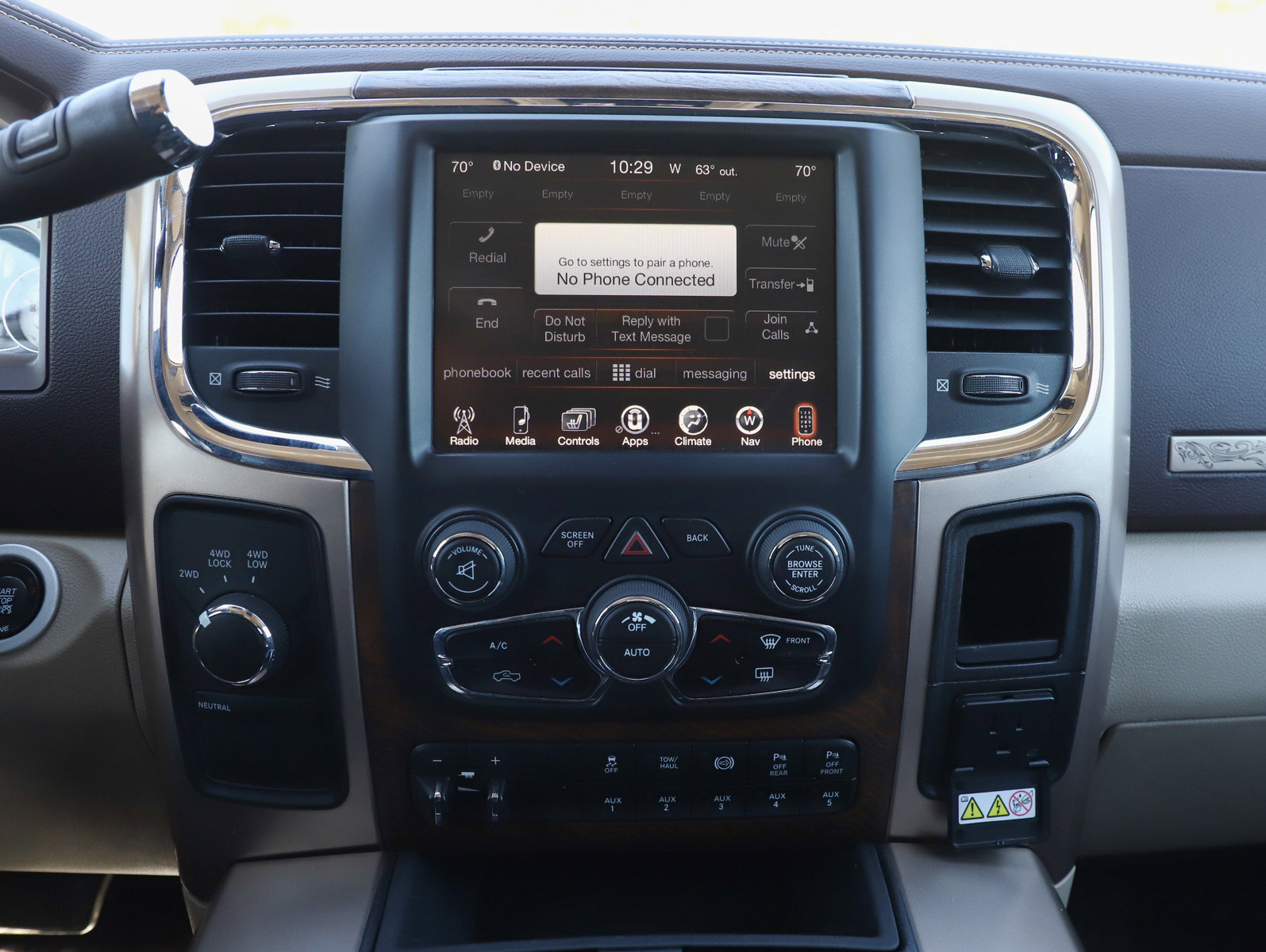 Used 2016 RAM 3500 Laramie Longhorn w/ Convenience Group AWD/4WD image 17