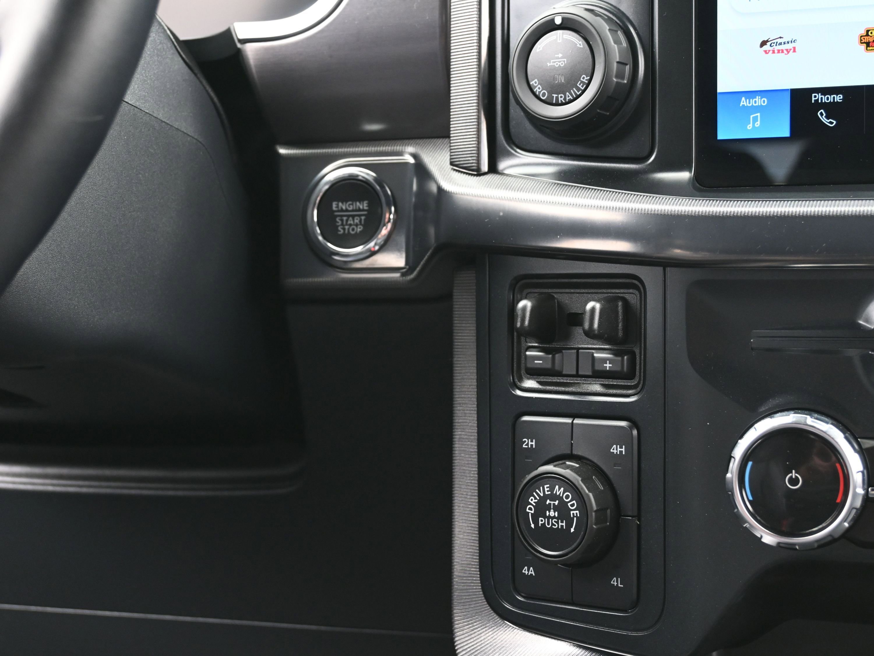 Used 2025 Ford F150 Platinum w/ FX4 Off-Road Package image 37