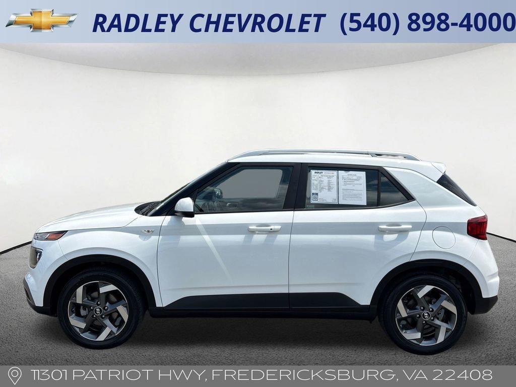 Used 2025 Hyundai Venue SEL FWD image 16