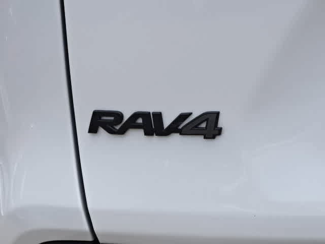 Certified 2022 Toyota RAV4 TRD Off-Road AWD/4WD image 9