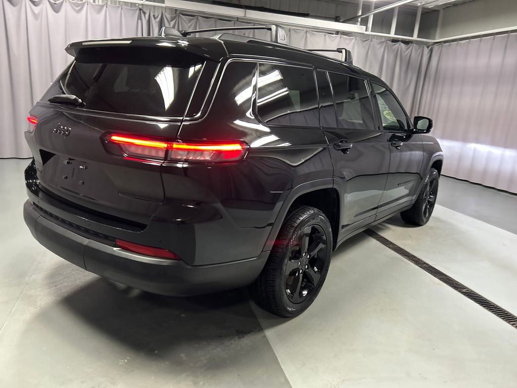 Used 2022 Jeep Grand Cherokee L Laredo image 7