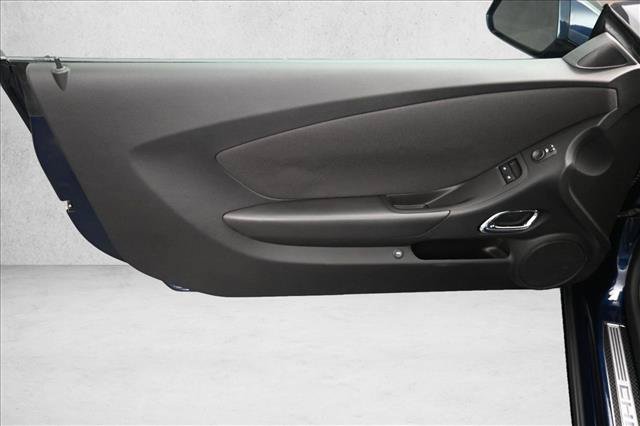 Used 2010 Chevrolet Camaro SS RWD image 16