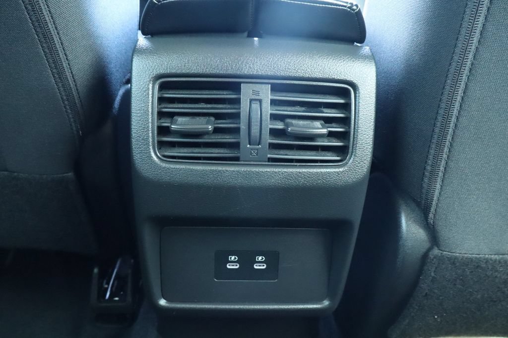 Used 2024 Nissan Rogue SV FWD image 33
