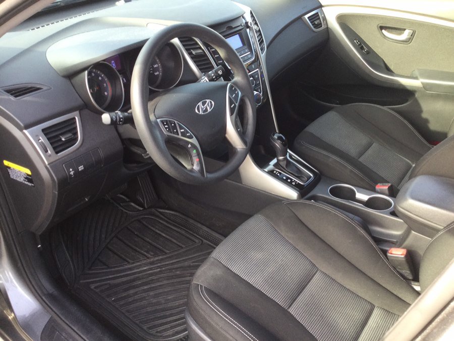 Used 2017 Hyundai Elantra GT image 10