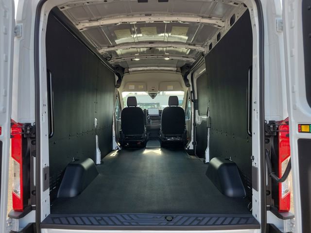 New 2026 Ford Transit 250 148 Medium Roof w/ Load Area Protection Package RWD image 7