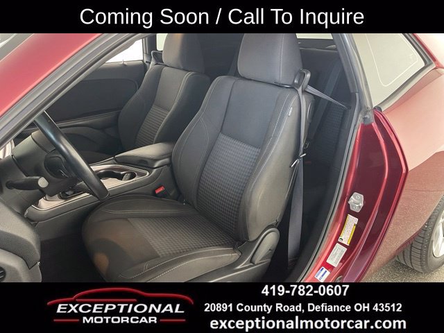 Used 2017 Dodge Challenger SXT RWD image 33