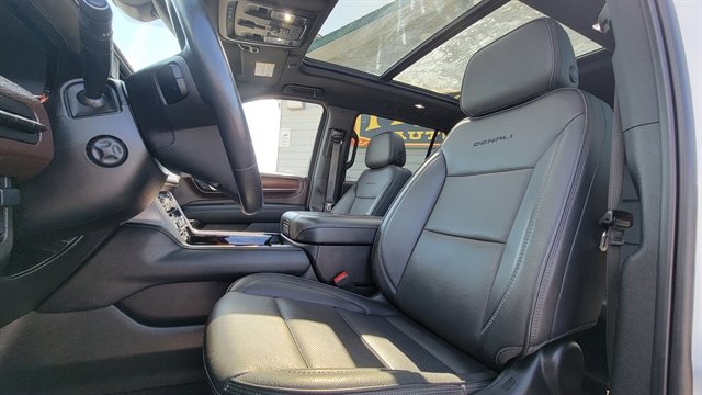 Used 2022 GMC Yukon XL Denali AWD/4WD image 23