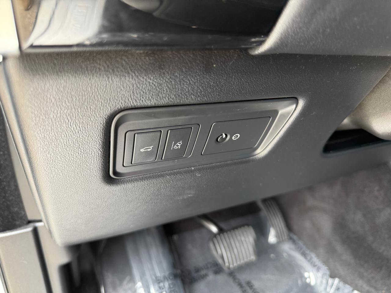Used 2017 Land Rover Range Rover Sport Supercharged AWD/4WD image 13