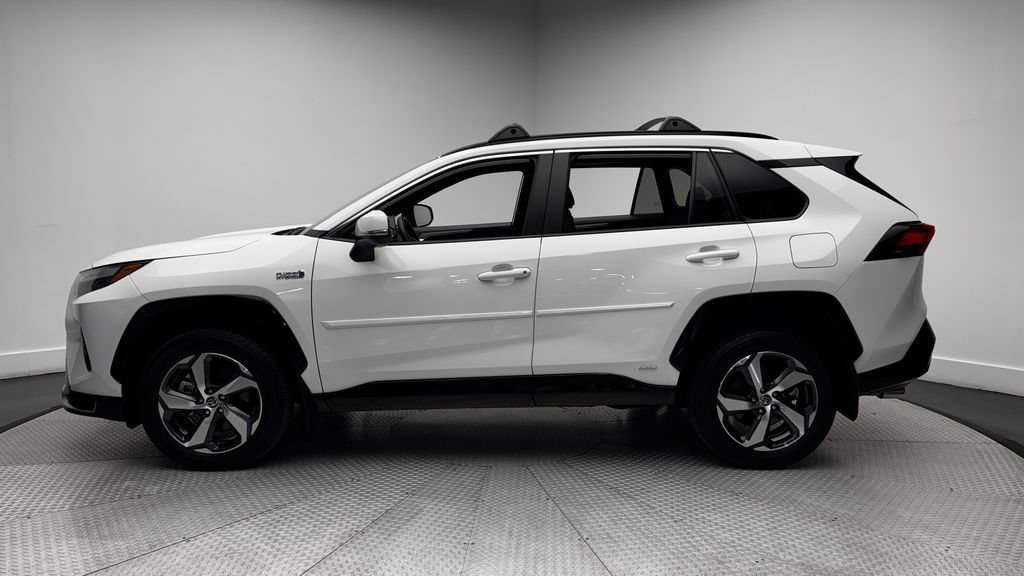 Used 2023 Toyota RAV4 SE w/ Weather & Moonroof Package AWD/4WD image 4
