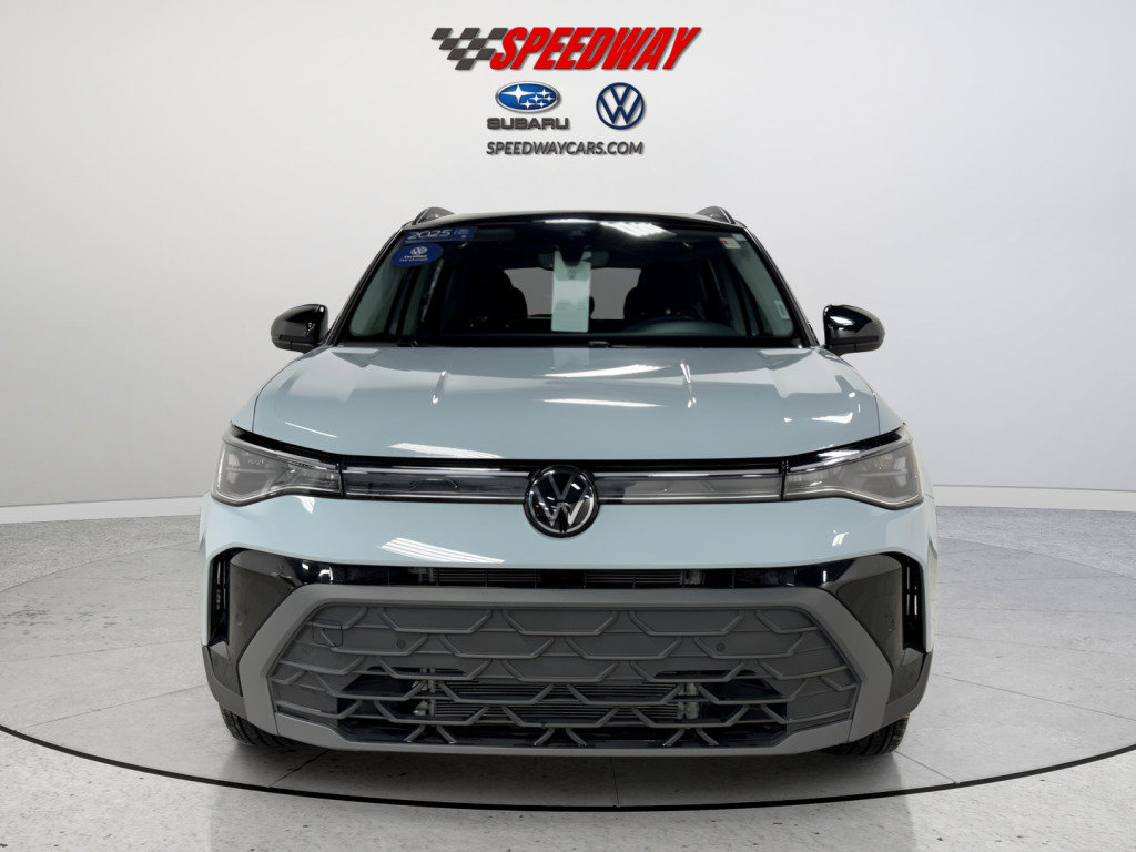 Certified 2025 Volkswagen Taos SE image 2