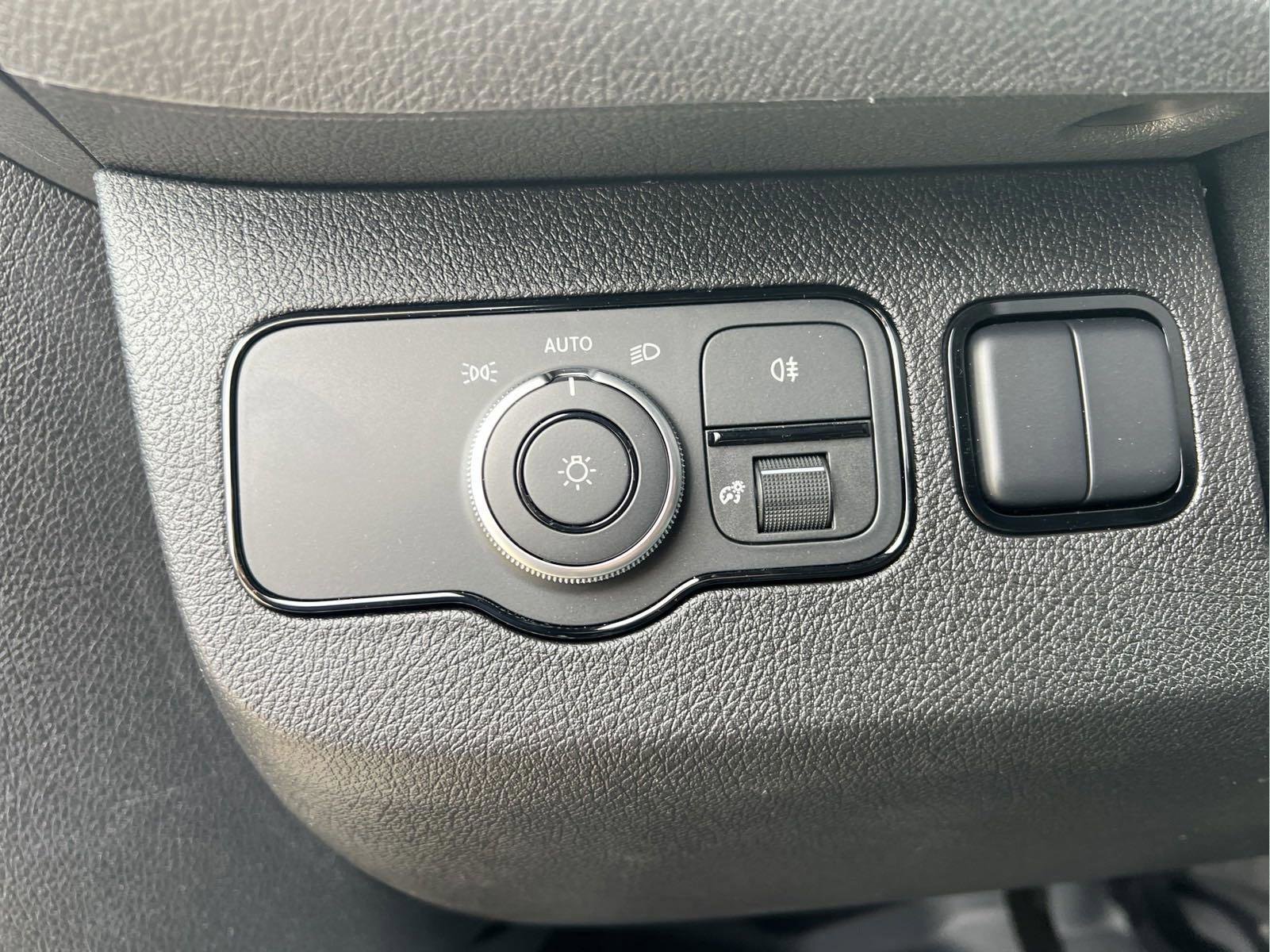 Used 2024 Mercedes-Benz Sprinter 2500 image 27