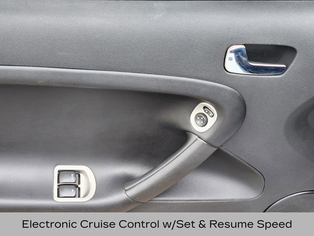 Used 2006 Pontiac Solstice Convertible w/ Premium Package RWD image 12
