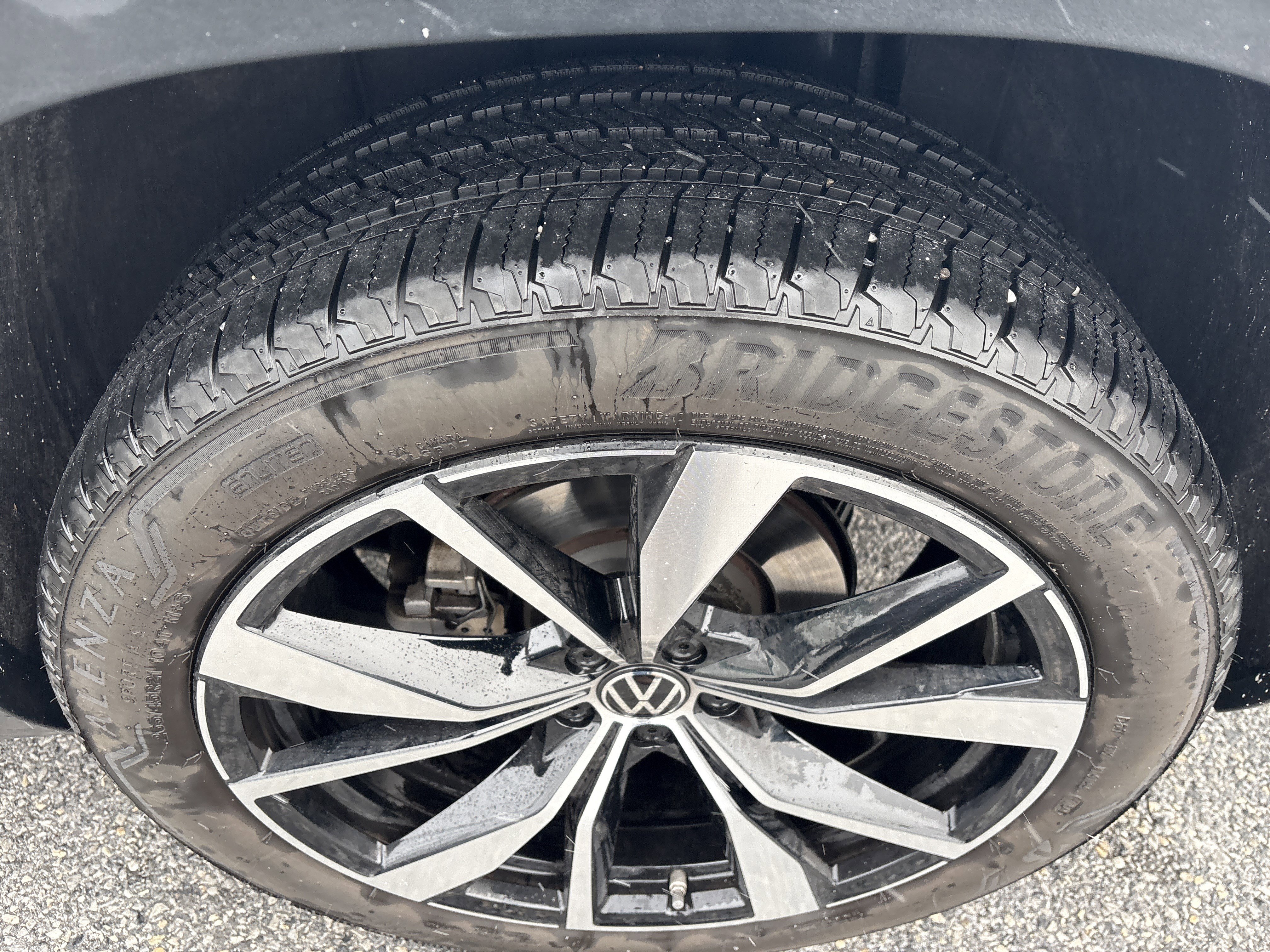 Certified 2024 Volkswagen Atlas SEL Premium R-Line image 13