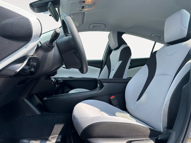Used 2020 Toyota Prius LE AWD/4WD image 10