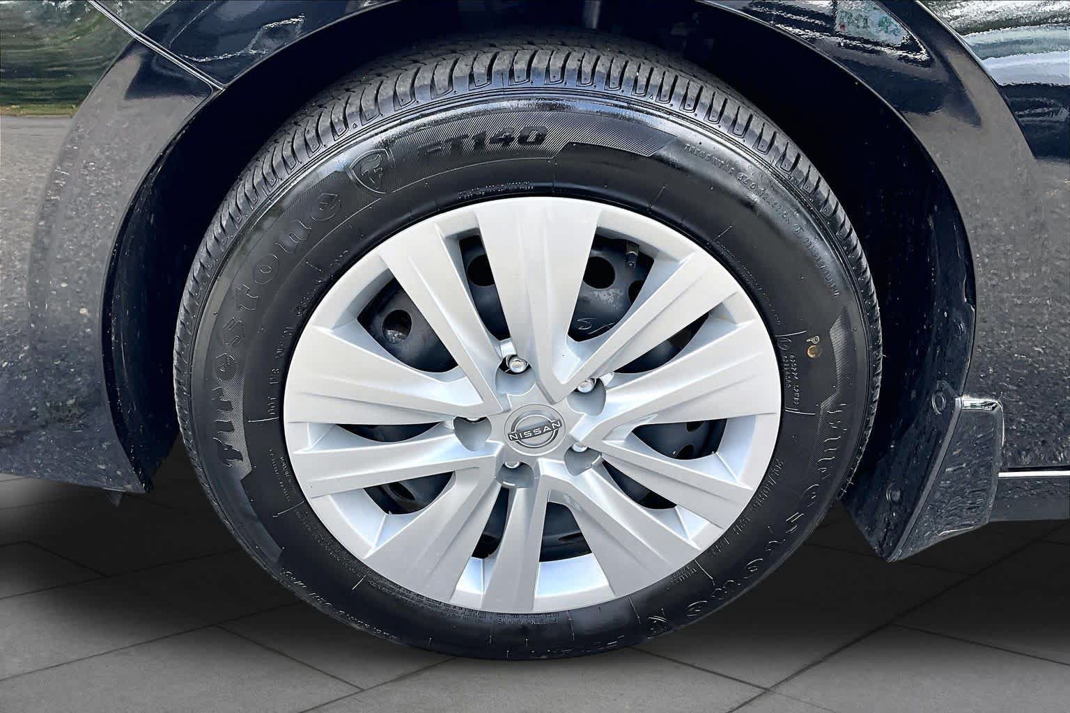 Used 2025 Nissan Sentra S FWD image 11