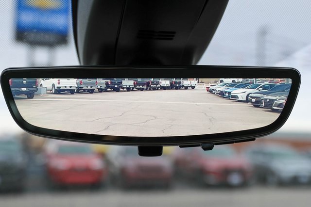 Used 2021 GMC Yukon Denali w/ Denali Premium Package image 34