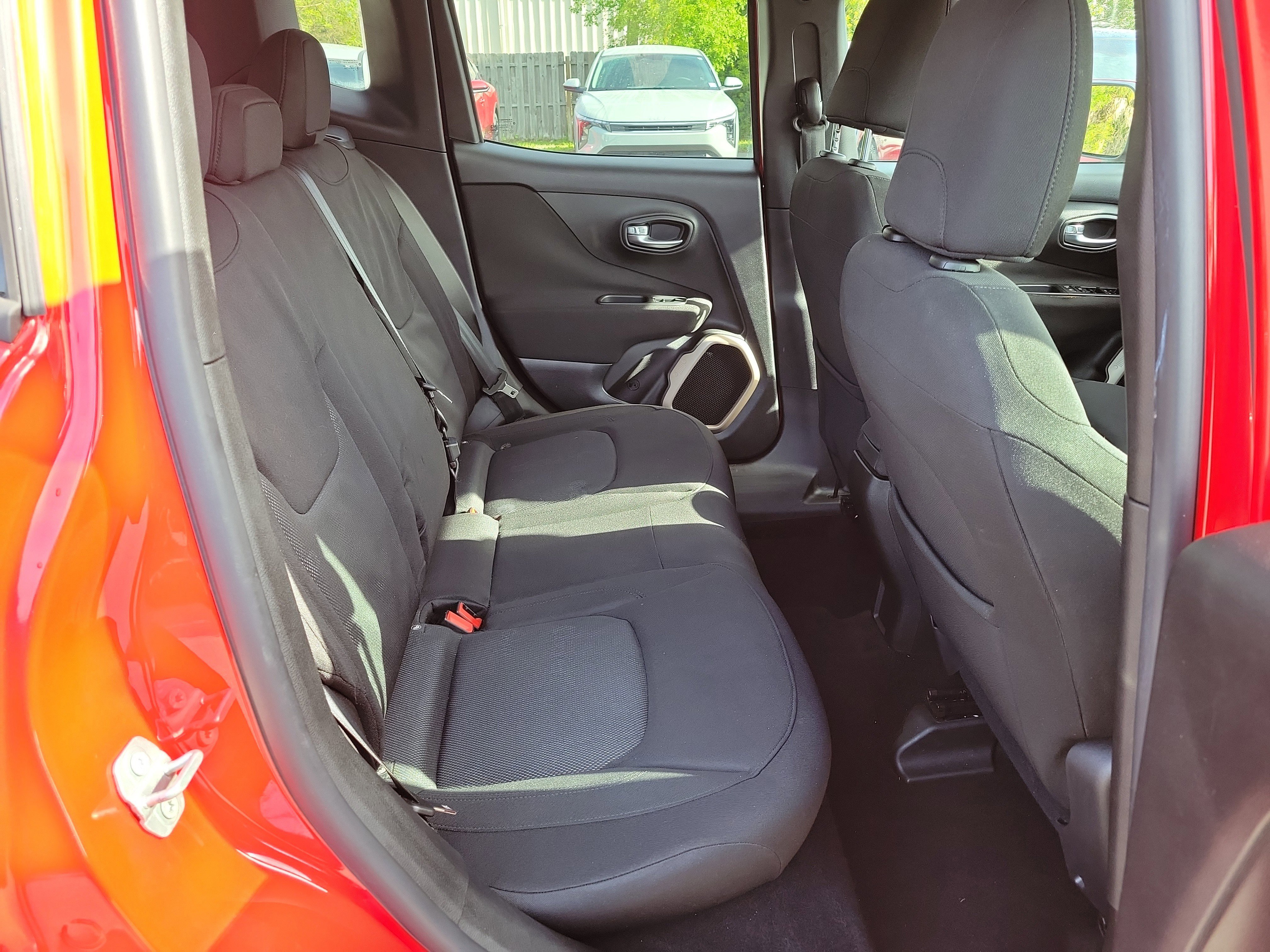 Used 2015 Jeep Renegade Latitude w/ Cold Weather Group II image 12